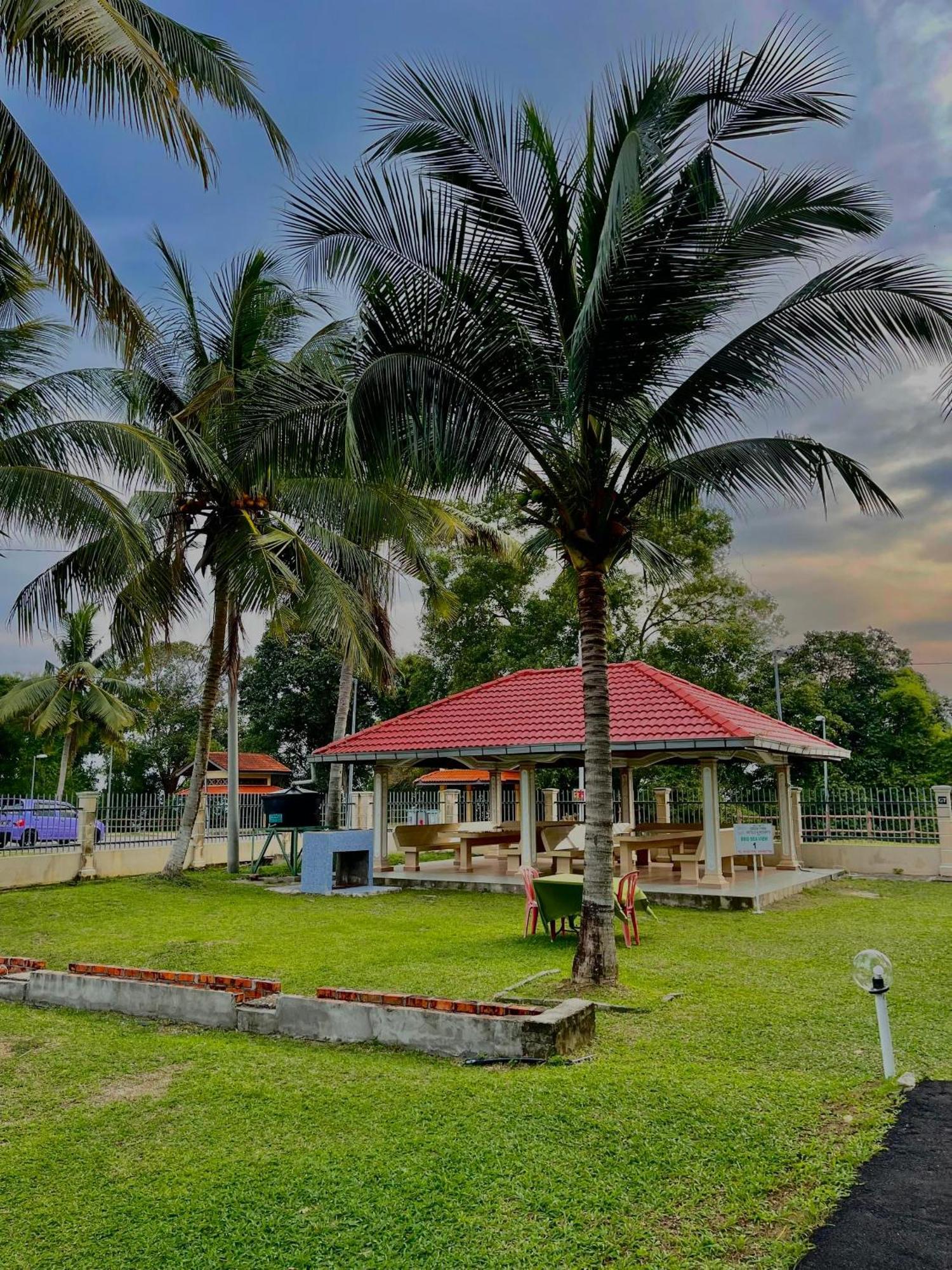 Green Town Hotel And Resort Port Dickson Kültér fotó